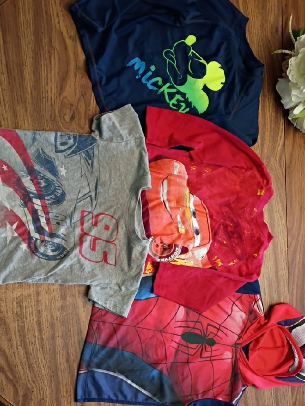 ❤️Boys 2T Disney Bundle Of Shirts
